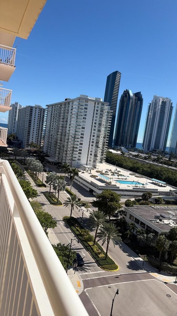 WINSTON TOWERS · #1215 in Sunny Isles Beach - Photo 30
