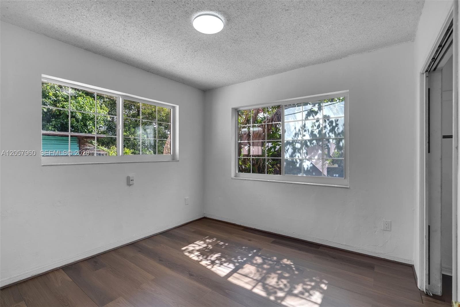 267 E 56th St photo 23