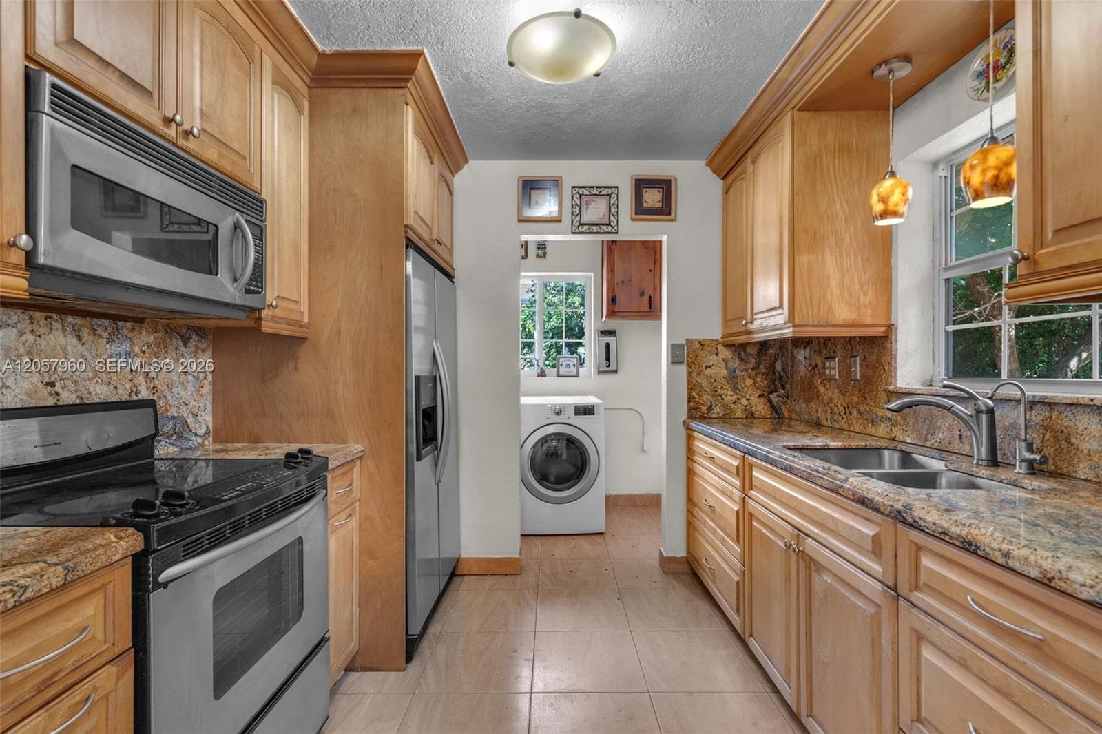 267 E 56th St photo 8