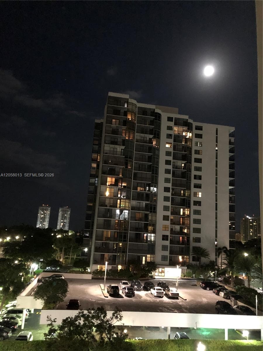 BRAVURA I CONDO · #712 in Aventura - Photo 16