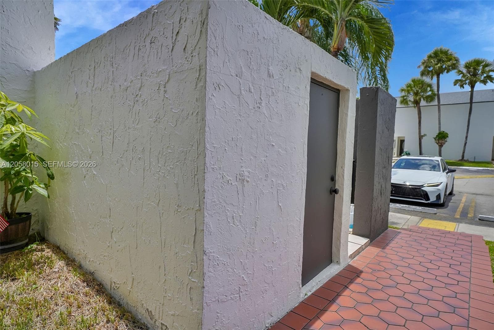 9177 Fontainebleau Blvd #3 photo 41