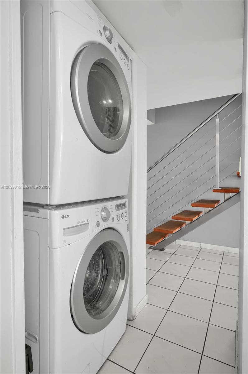 9177 Fontainebleau Blvd #3 photo 15