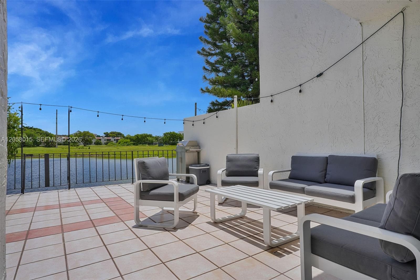 9177 Fontainebleau Blvd #3 photo 35