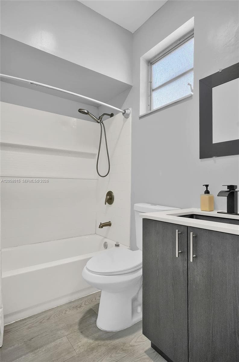 9177 Fontainebleau Blvd #3 photo 29