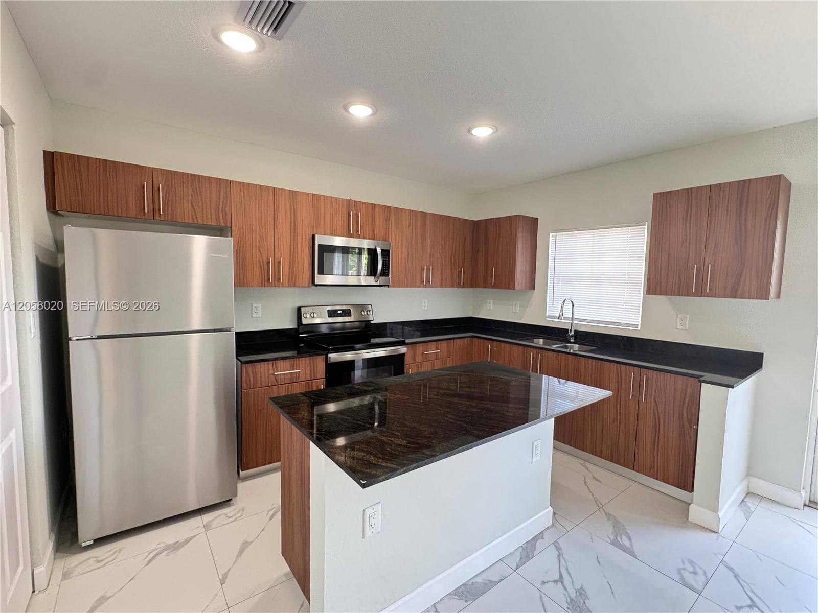 1310 NW 6th Ave #G photo 3