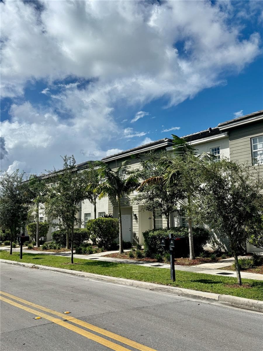 1310 NW 6th Ave #G photo 1