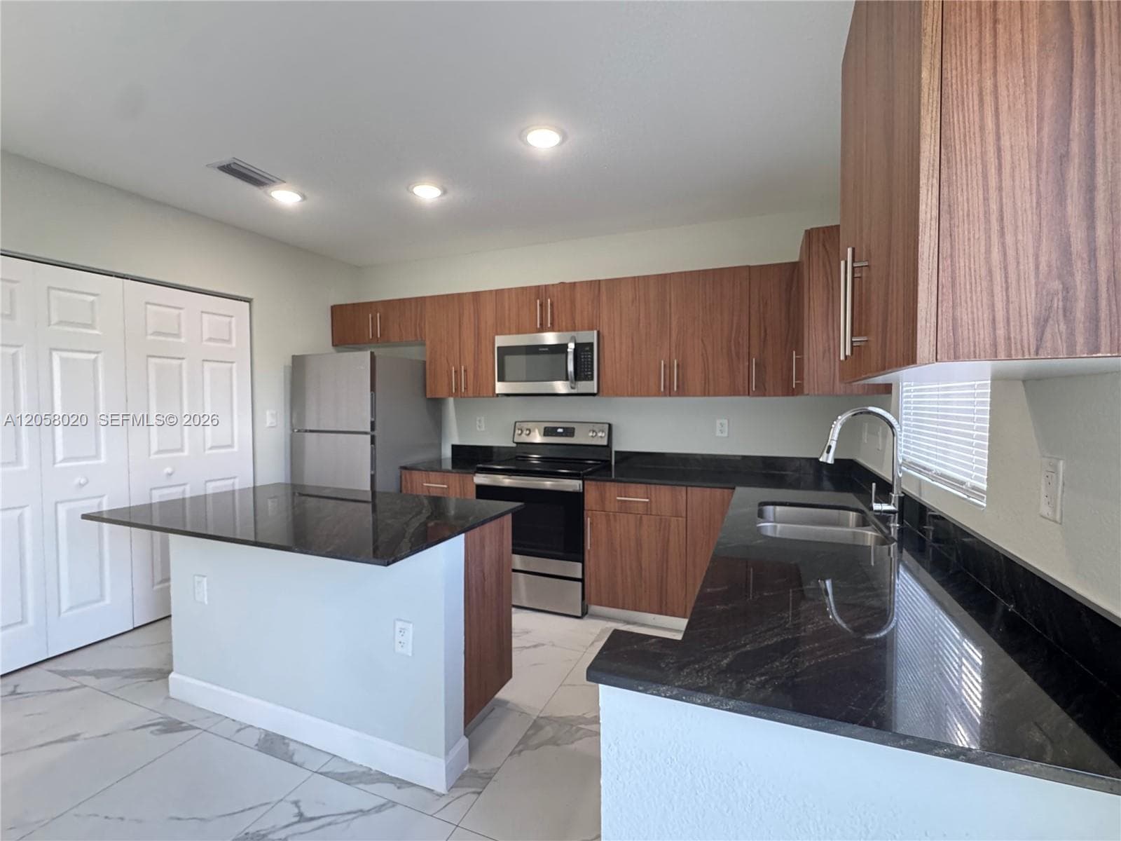 1310 NW 6th Ave #G photo 4