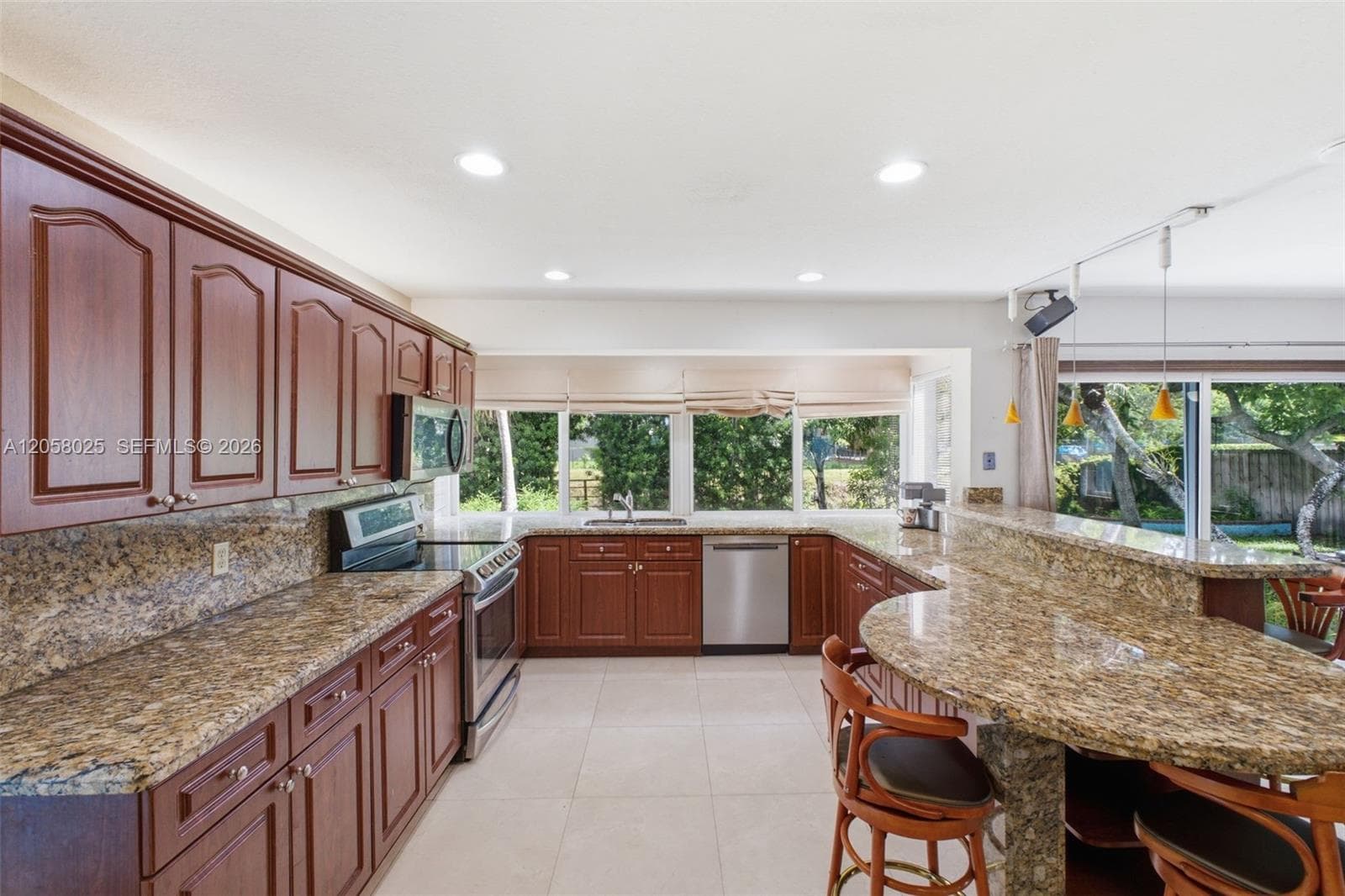 12765 SW 110th Ter photo 4
