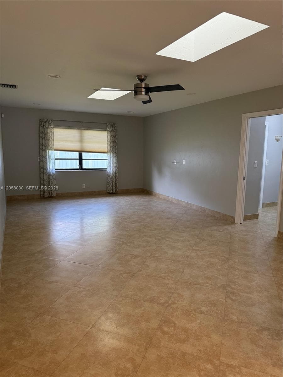 1560 NW 12th Way #N/A photo 11