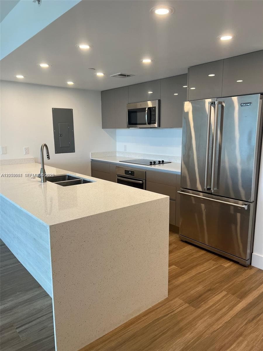 THE HIGHLANDS CONDO · #502 in North Miami Beach - Photo 1