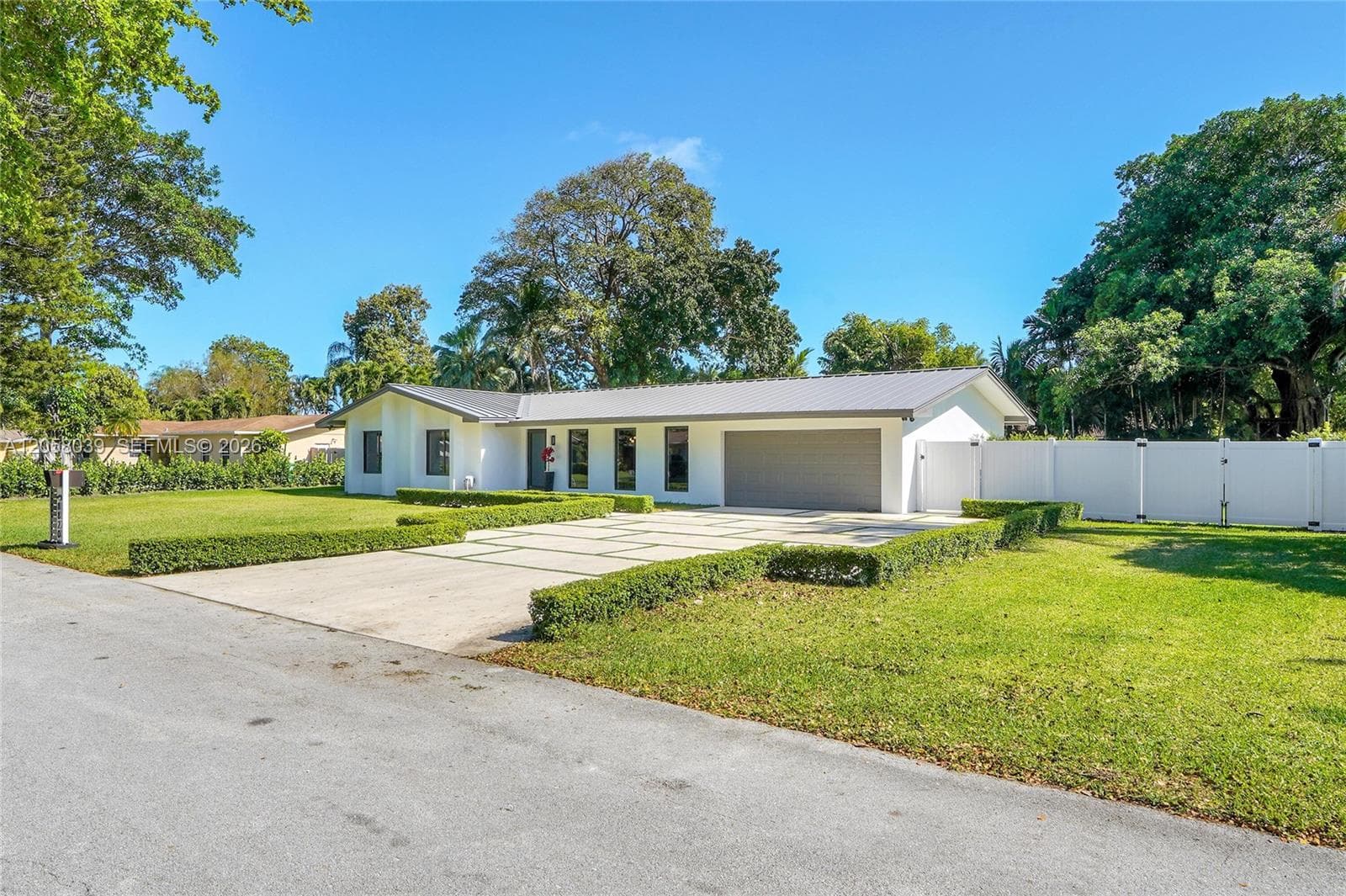8820 SW 182nd Ter photo 1