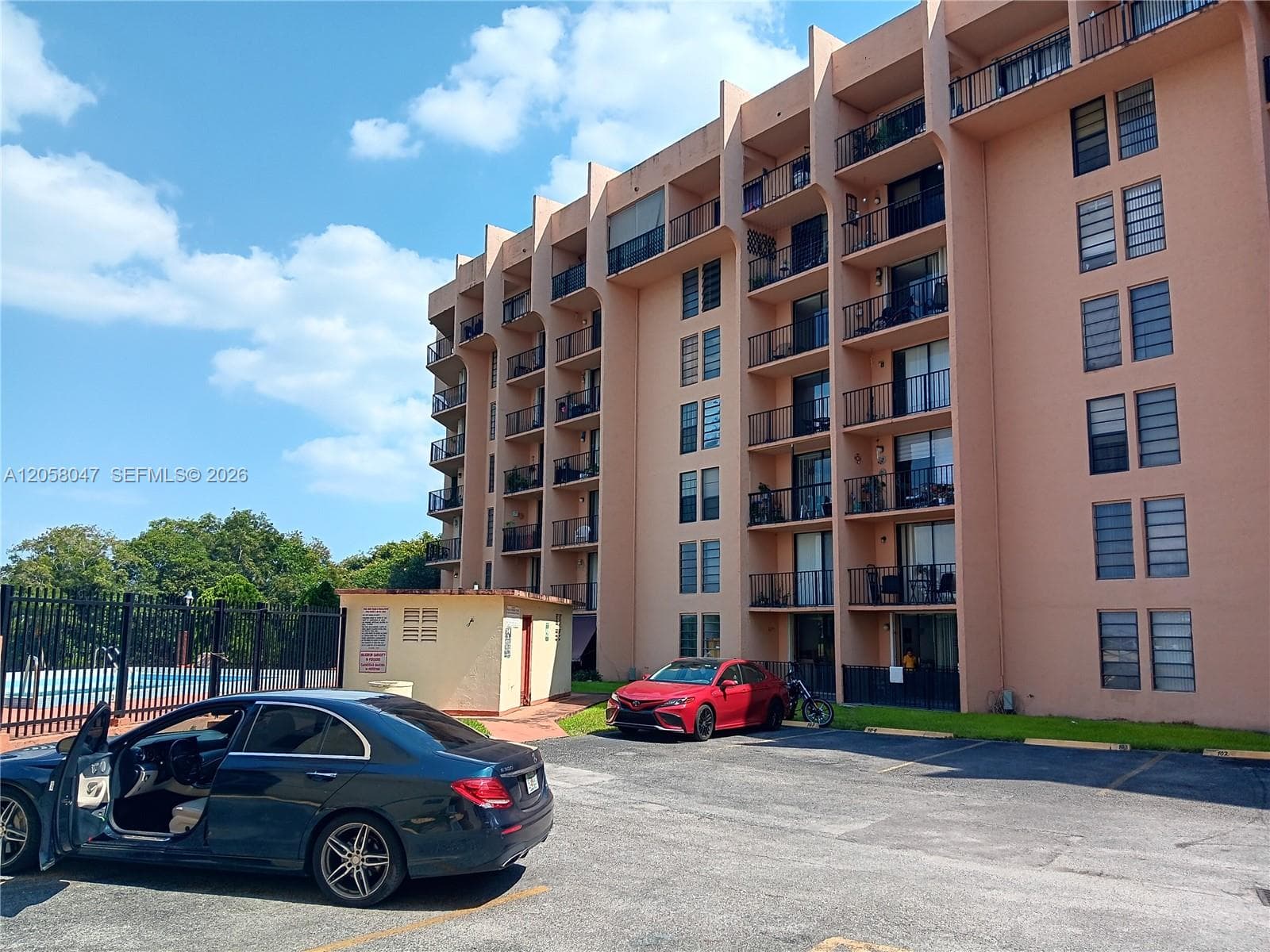 GOLFVIEW CL FONTAINBL PK · #502 in Miami - Photo 3