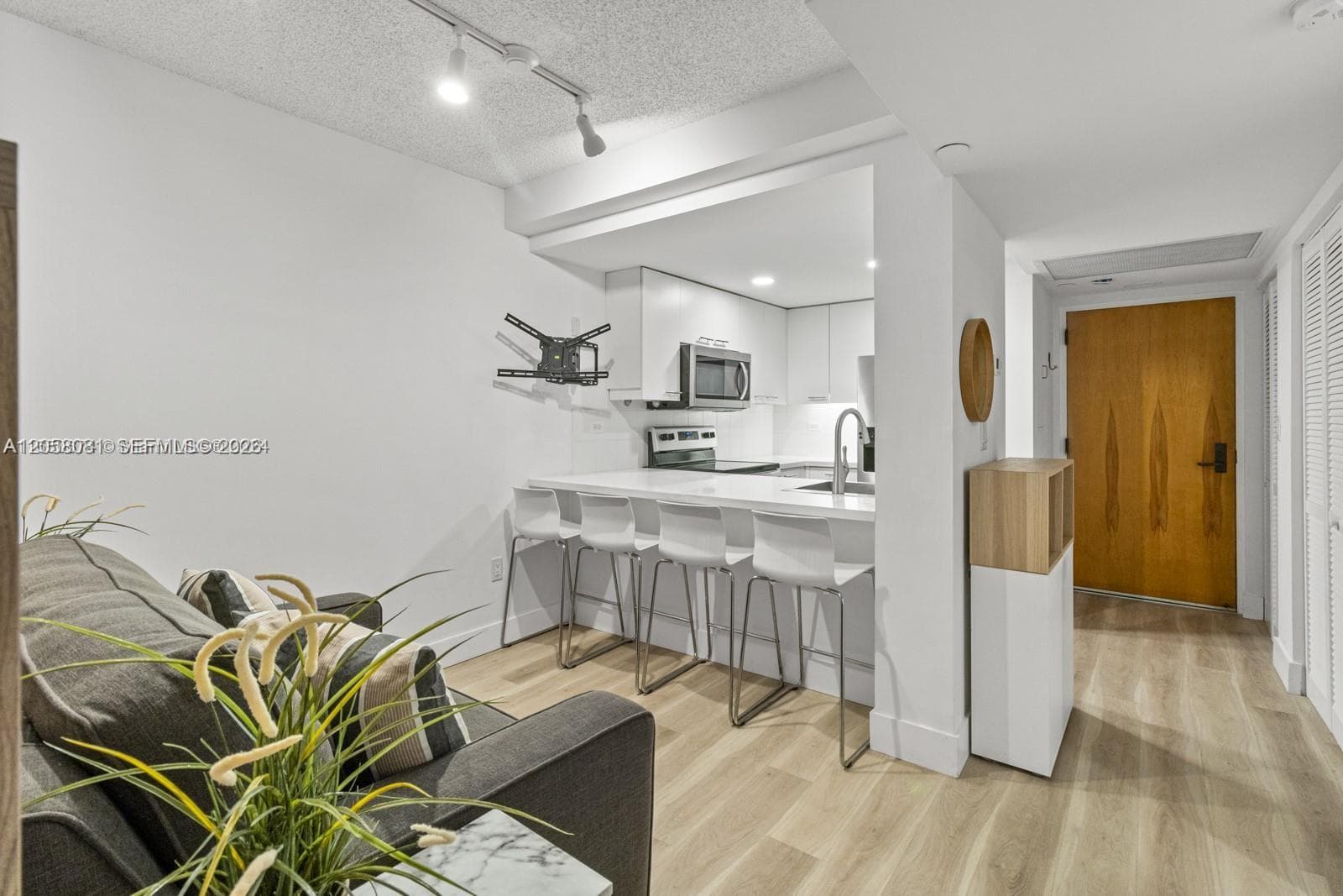 GROVE SQUARE CONDO · #234 in Miami - Photo 3