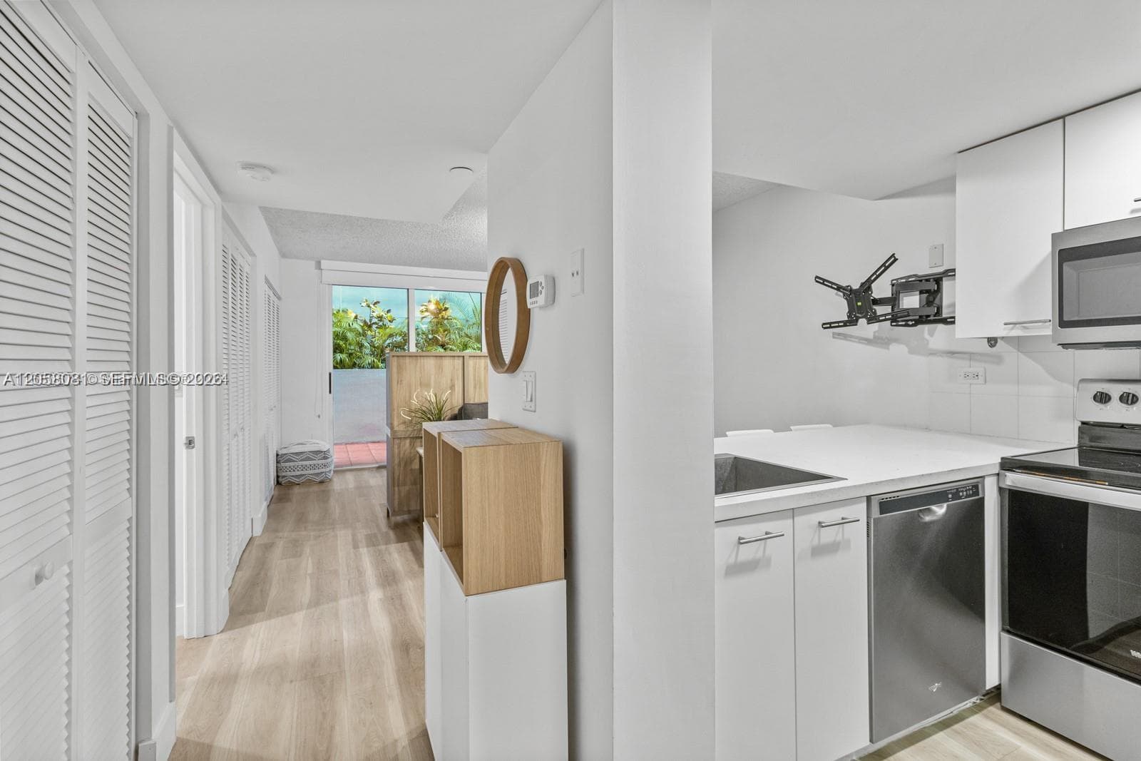 GROVE SQUARE CONDO · #234 in Miami - Photo 4