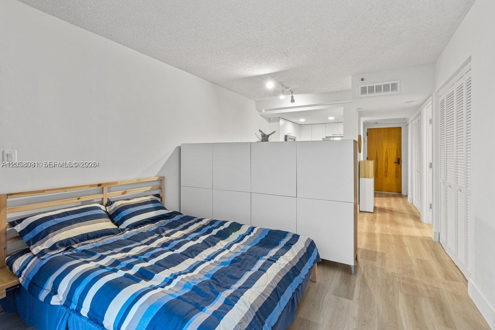 GROVE SQUARE CONDO · #234 in Miami - Photo 8