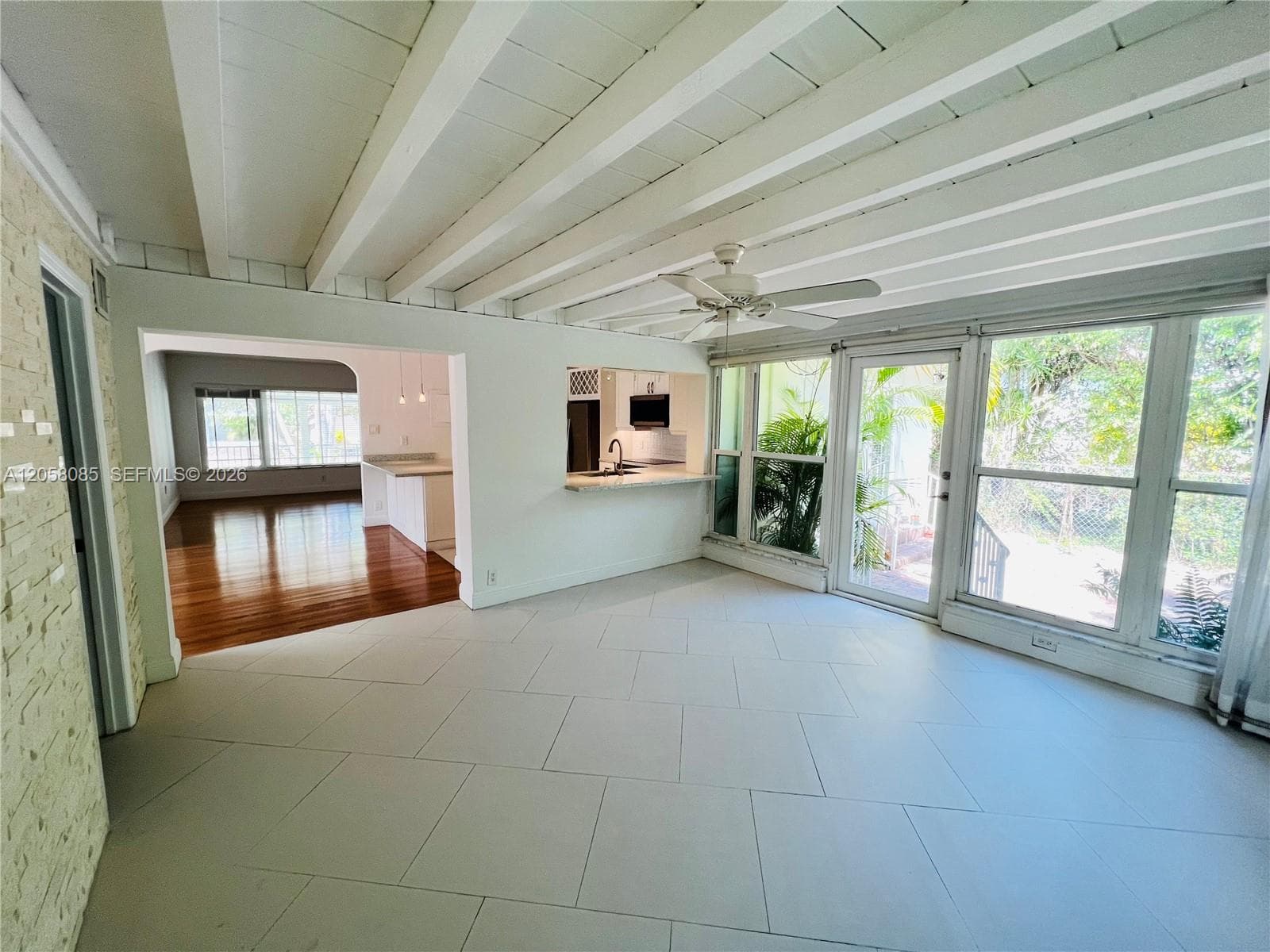 1116 Biarritz Dr photo 6