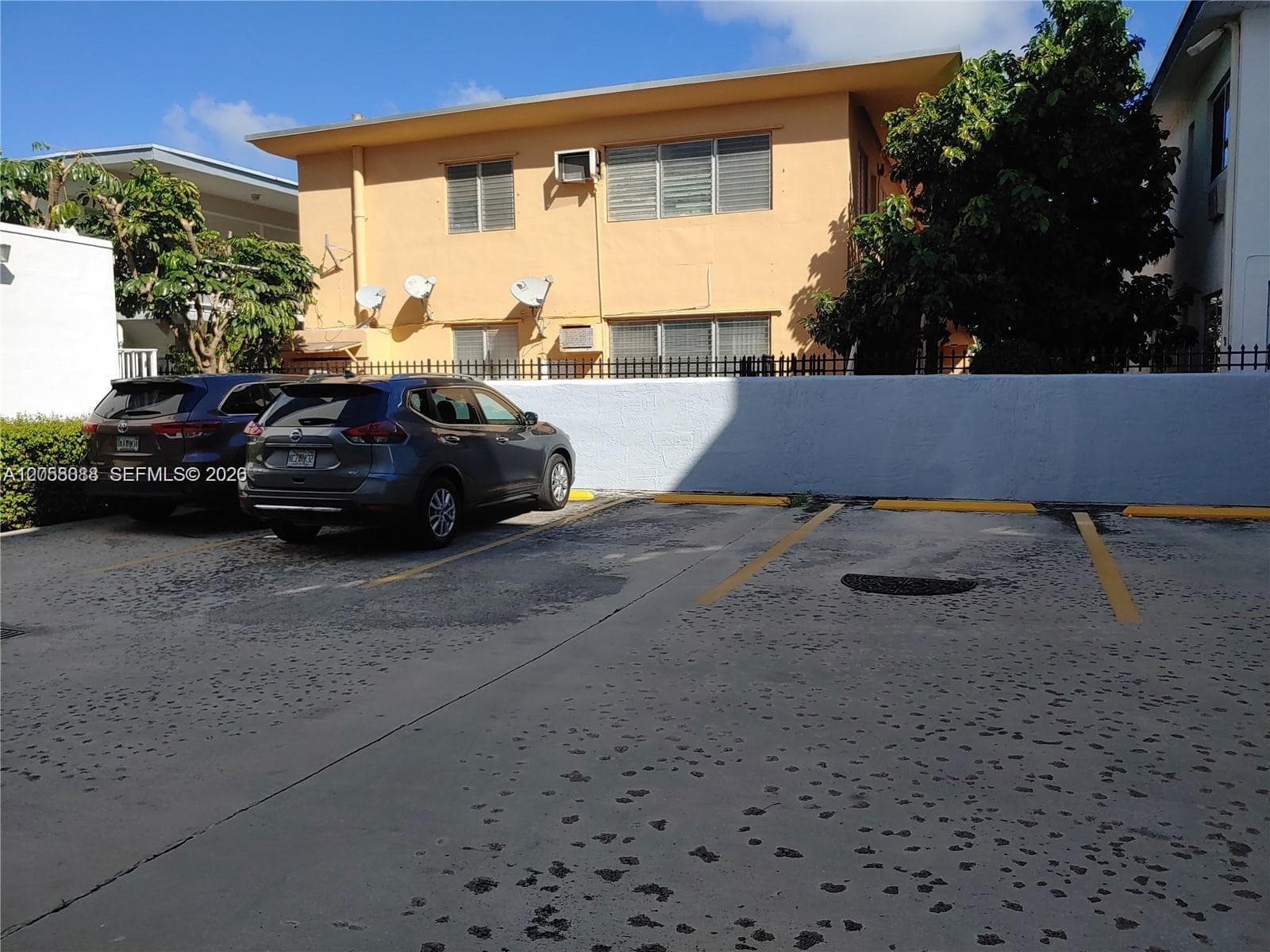 PARKING #304