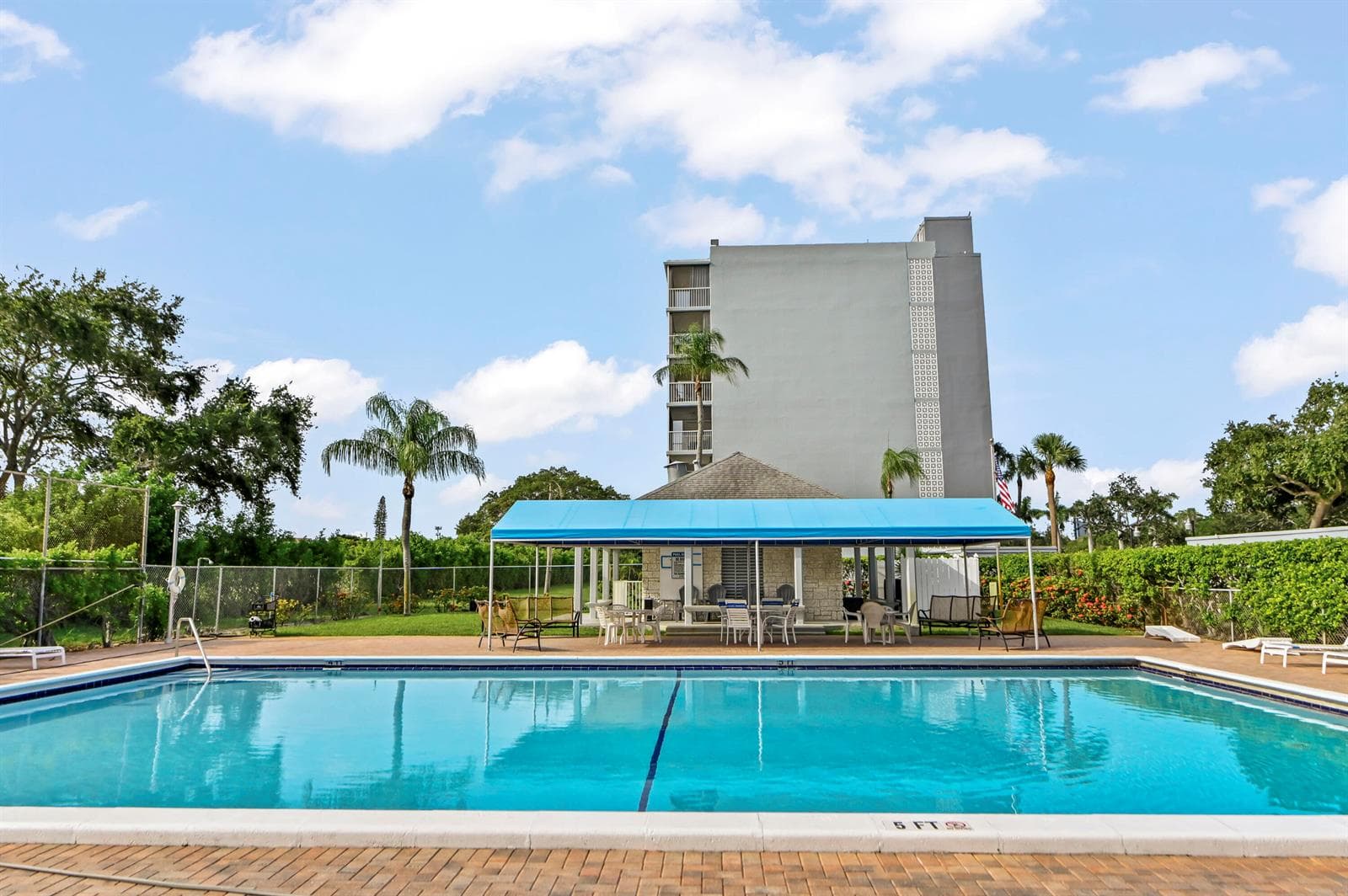 28 Pool 01