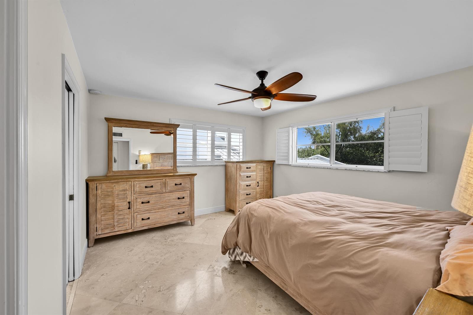 MAIN BEDROOM