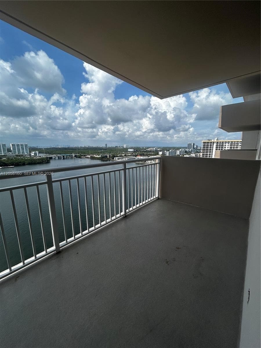 WINSTON TOWERS · #2102 in Sunny Isles Beach - Photo 3