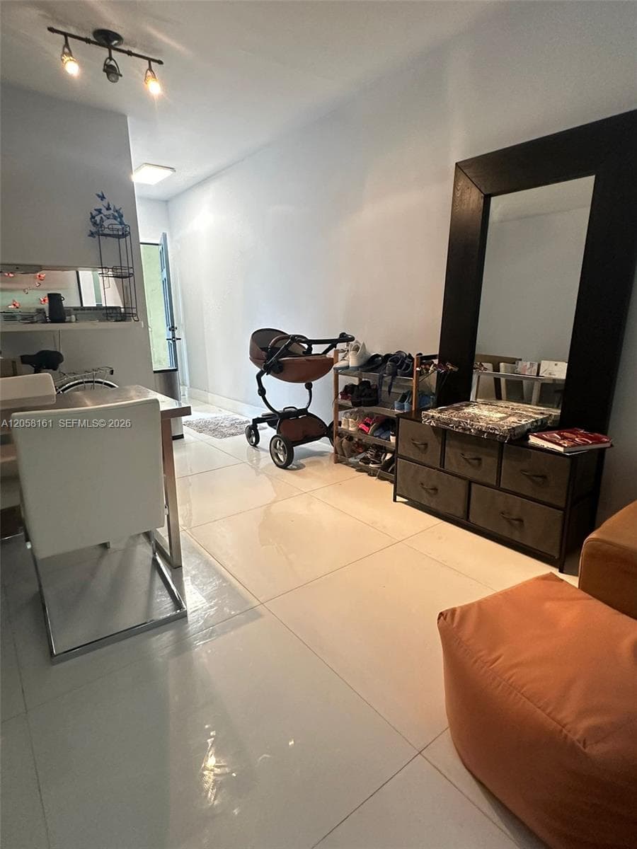 BISCAYNE COVE CONDO · #115 in Miami - Photo 9