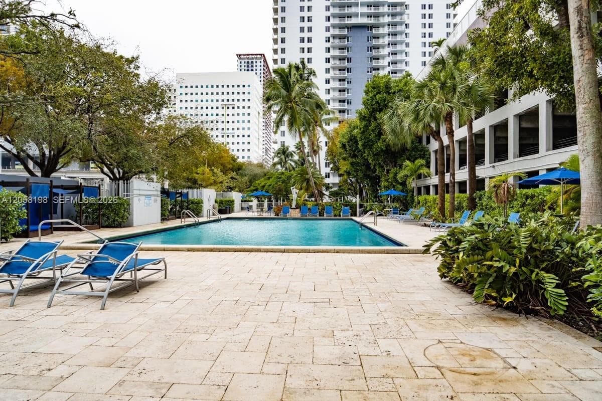 MADISON DOWNTOWN CONDO · #E-1610 in Miami - Photo 7
