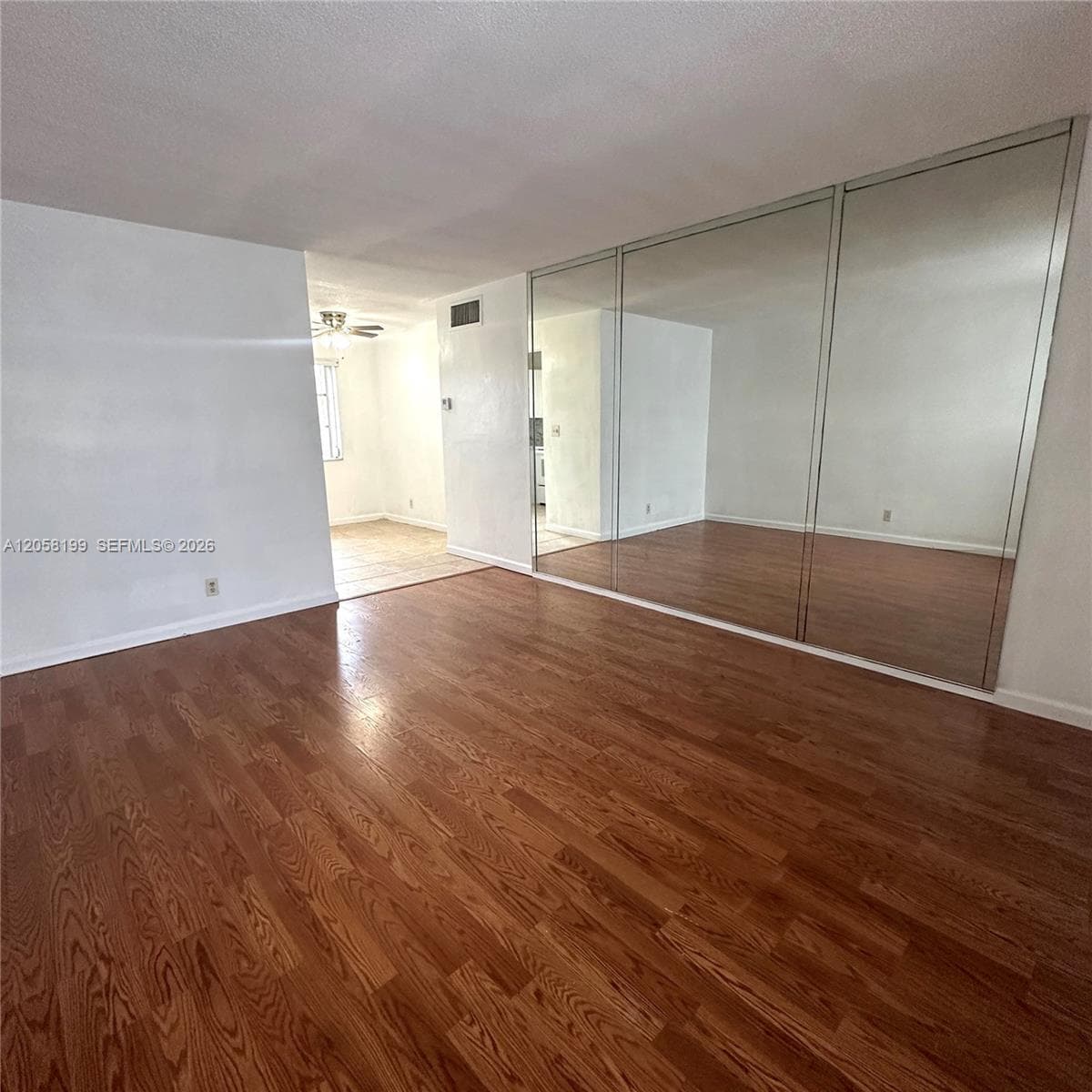 LARGUS CONDO · #8 in Hollywood - Photo 4