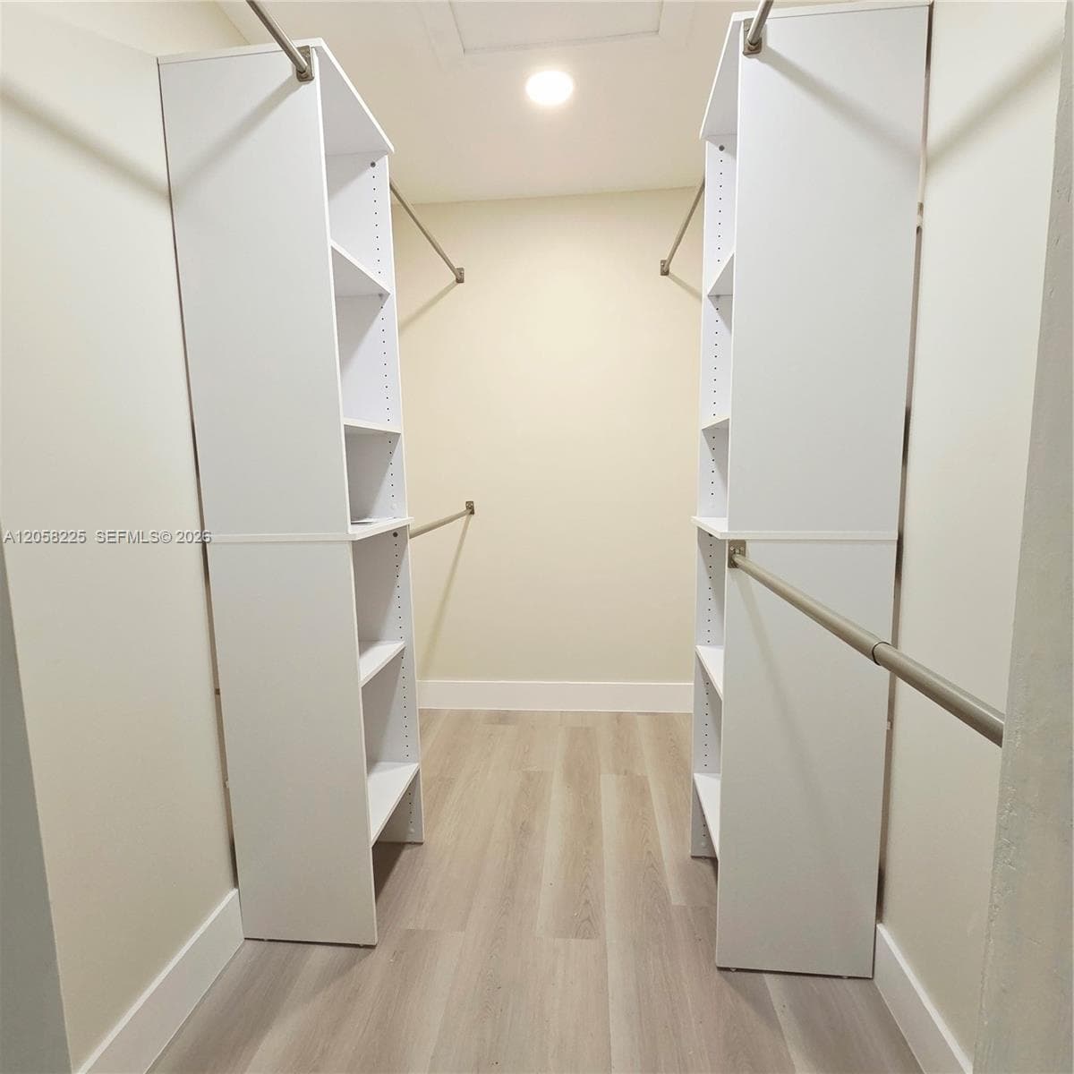 Master Walking Closet