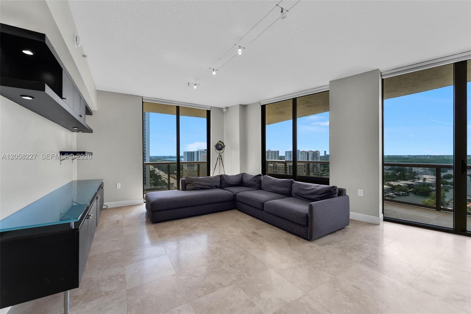 Sayan Condo · #1604 in Sunny Isles Beach - Photo 11
