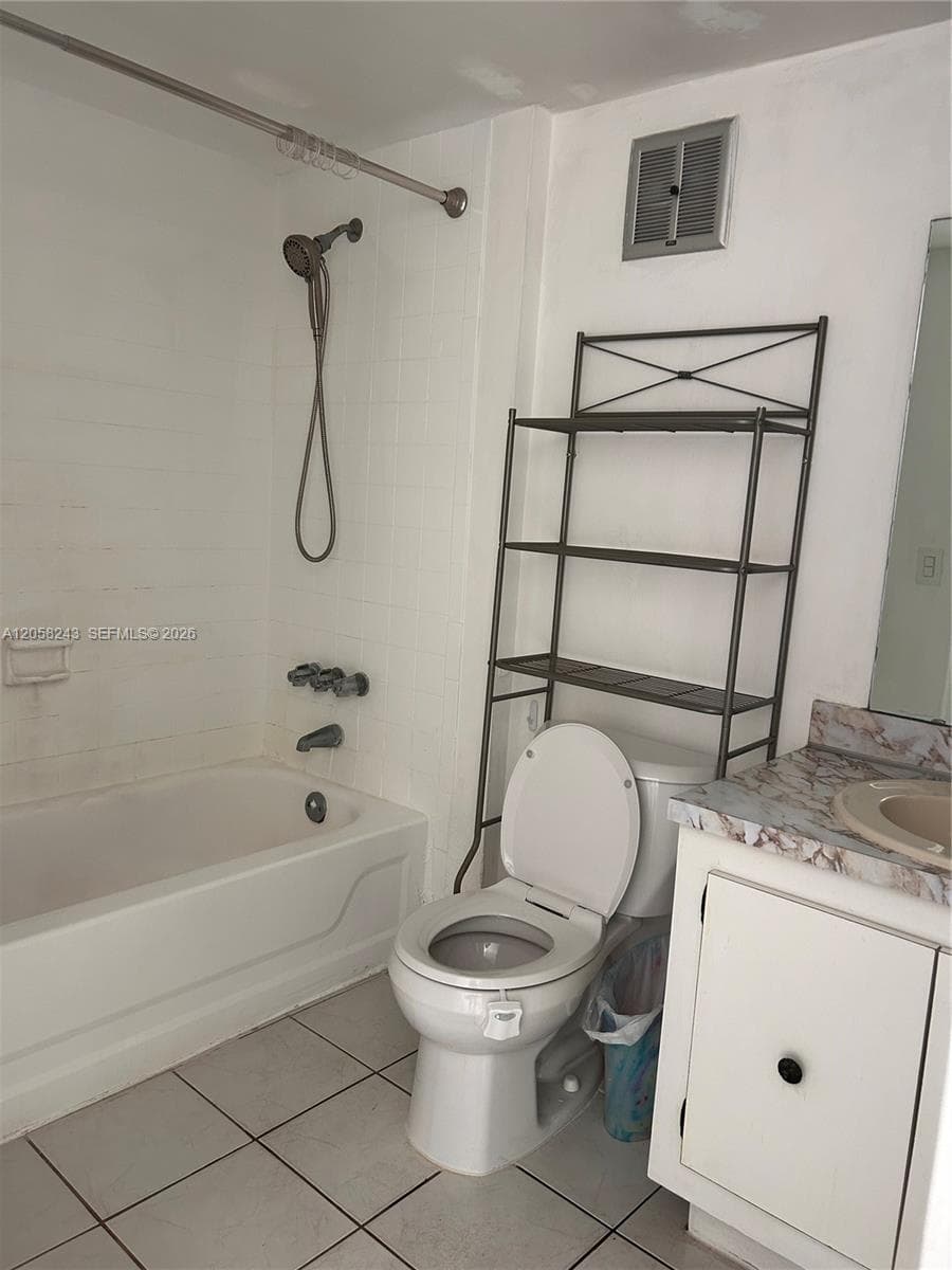 LE JEUNE HOUSE CONDO · #109 in Miami - Photo 7