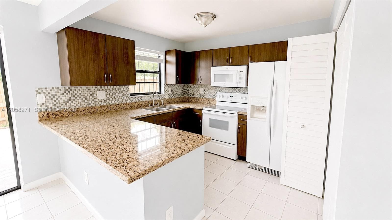 PATIO GRANDE TOWNHOMES CO · #101 in Miami - Photo 16