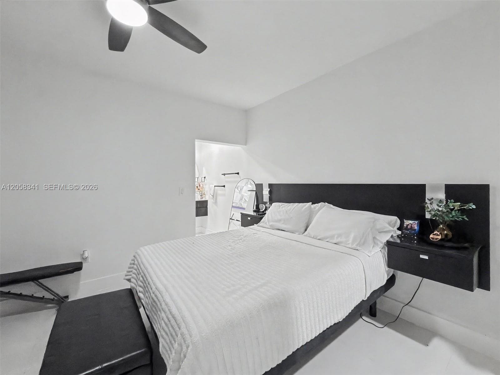 589 SE 35th Ter photo 16