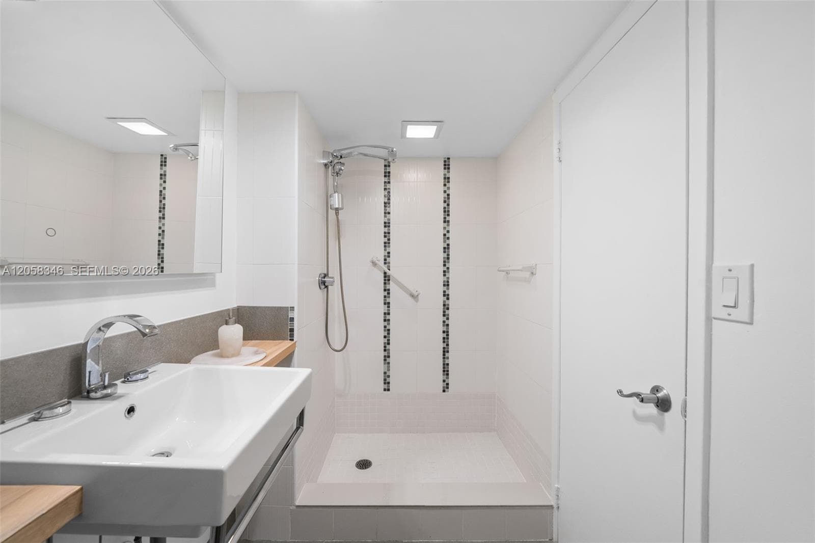 COMMODORE PLAZA CONDO · #1216 in Aventura - Photo 36