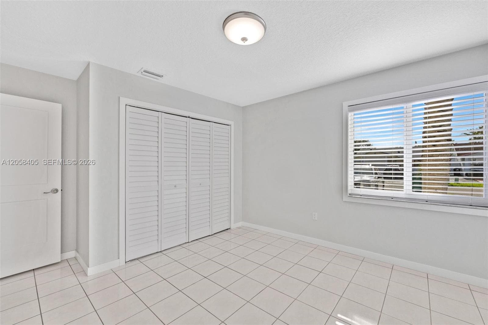 1616 SW 137th Pl photo 5