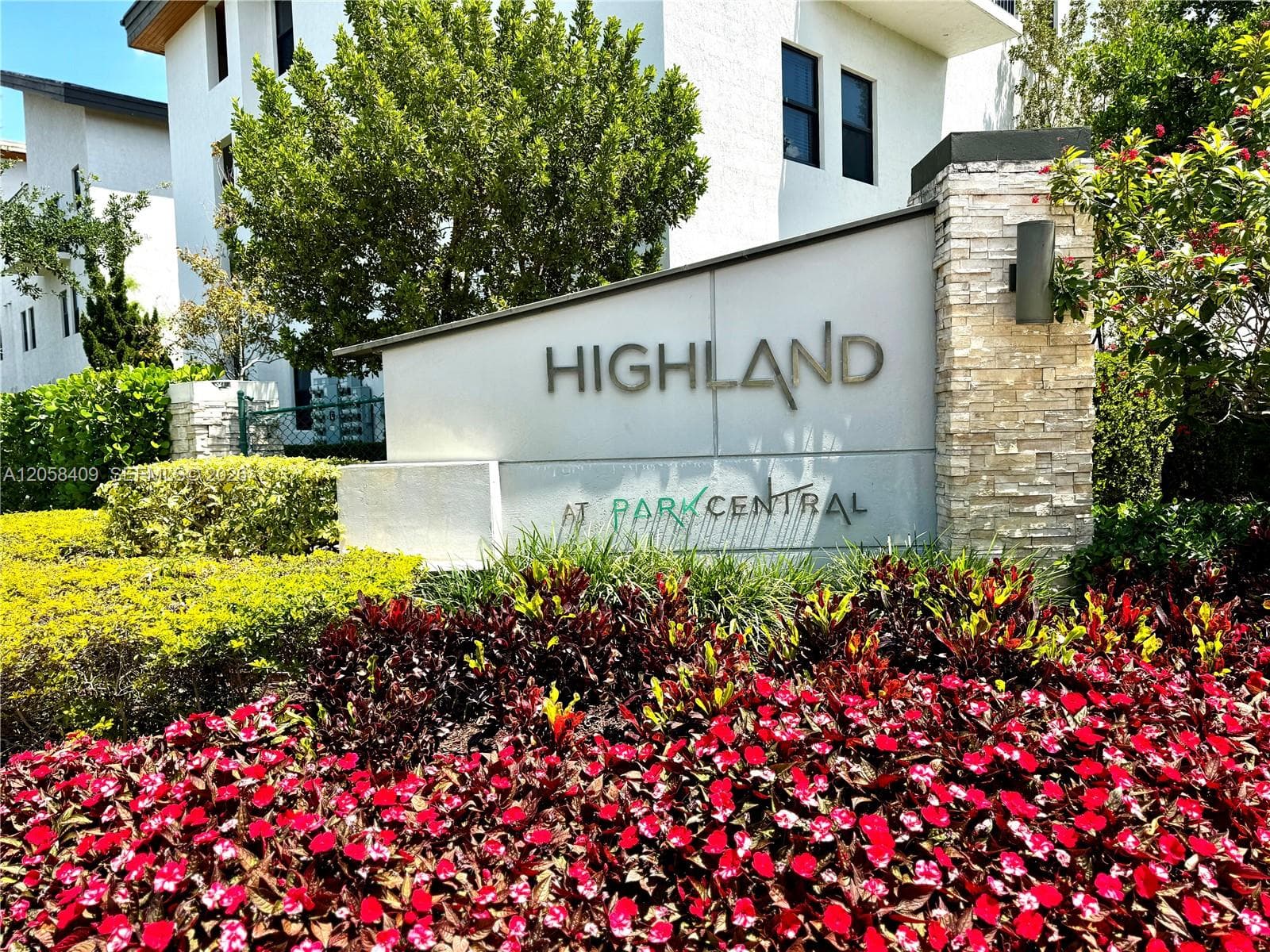 HIGHLAND AT PARK CENTRAL · #35 in Doral - Photo 1