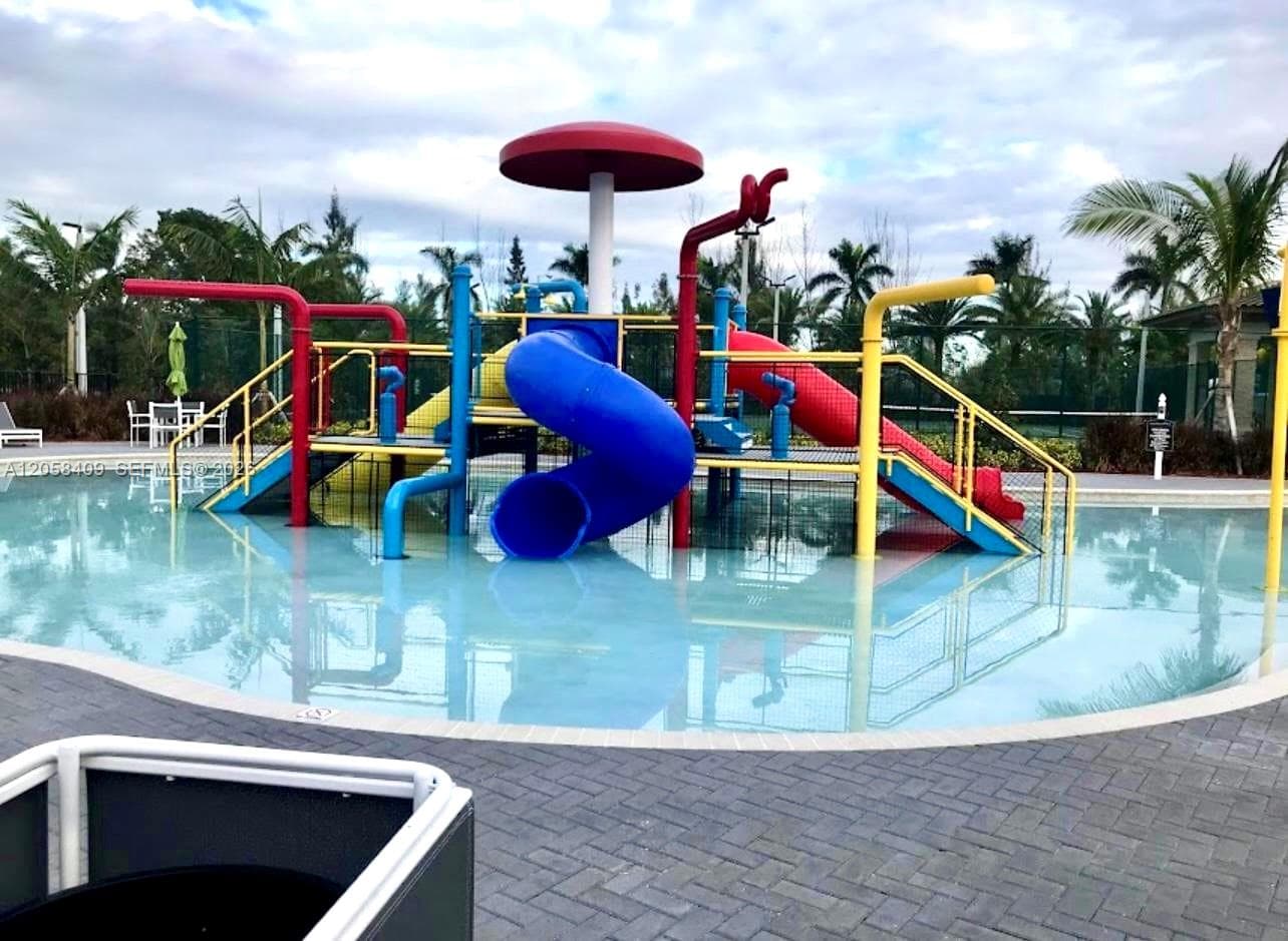 HIGHLAND AT PARK CENTRAL · #35 in Doral - Photo 18