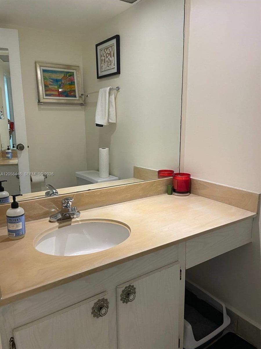 Winston Tower 100 · #1607 in Sunny Isles Beach - Photo 16