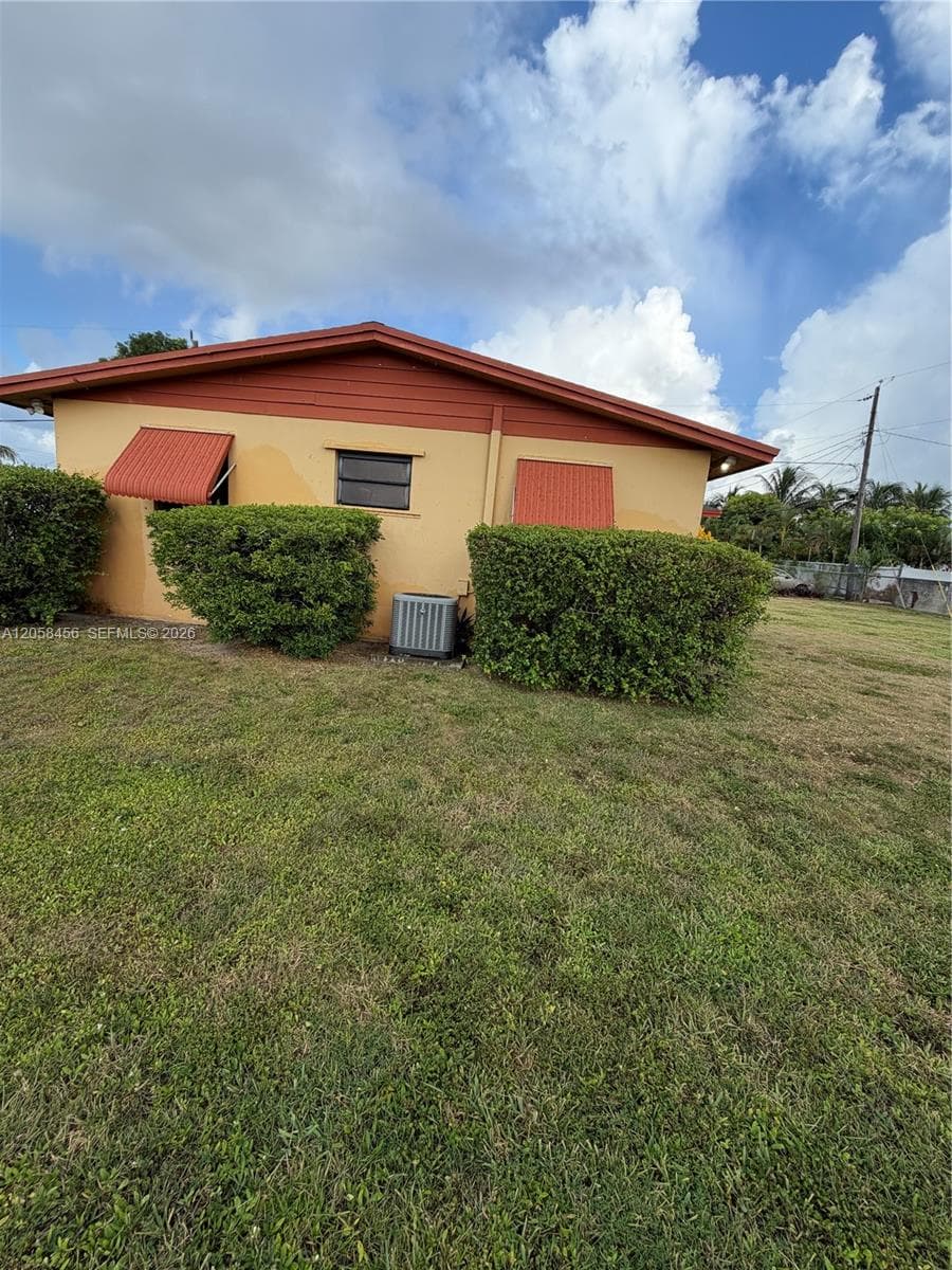10701 SW 149th St photo 5