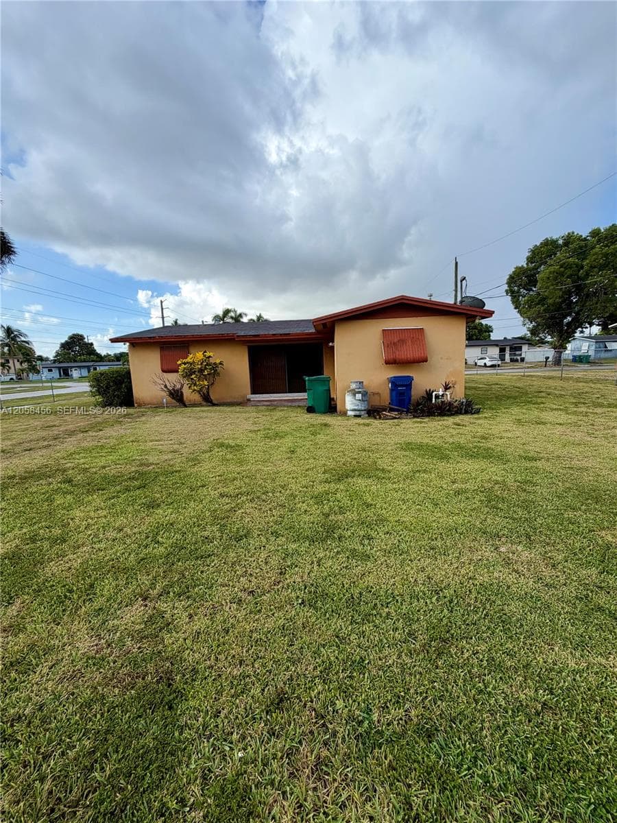 10701 SW 149th St photo 4