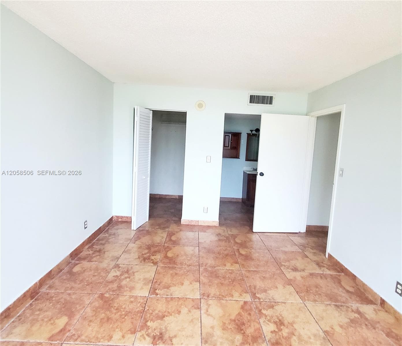 PLAZA OF AMERICAS CONDO P · #618 in Sunny Isles Beach - Photo 16