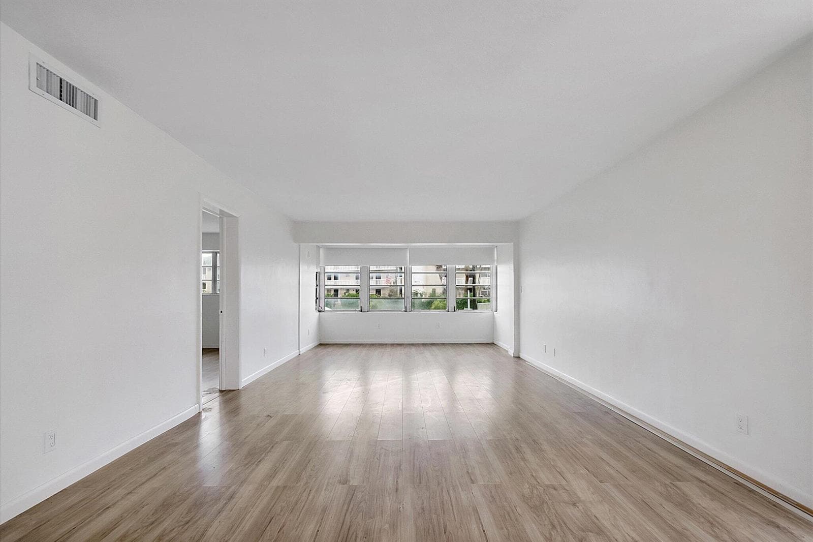09-19001 NE 14th Ave #145_009