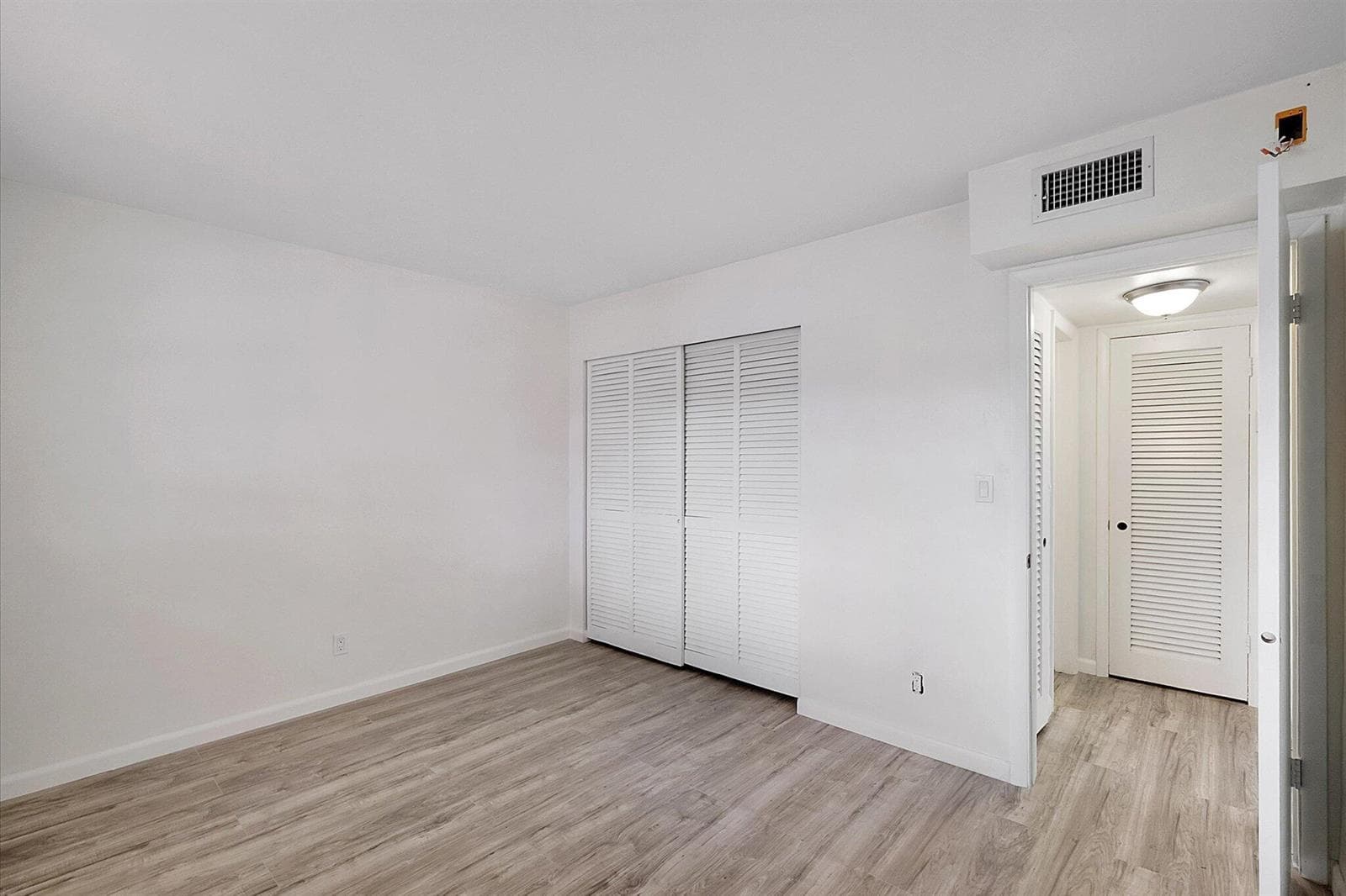 27-19001 NE 14th Ave #145_027