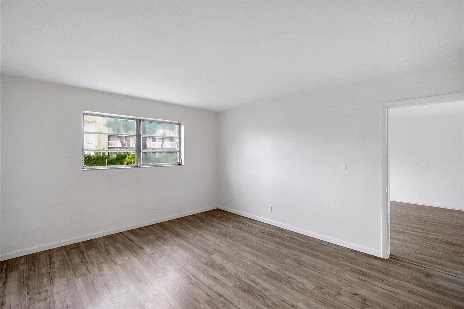 20-19001 NE 14th Ave #145_020