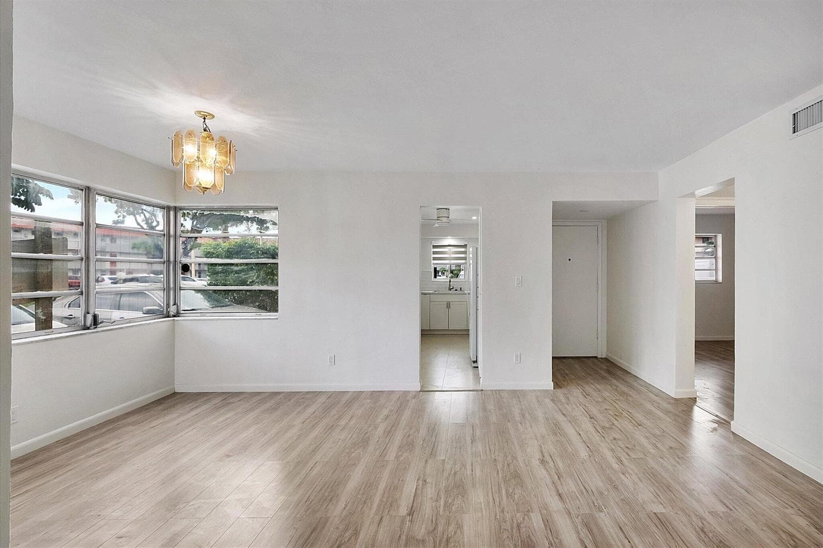 07-19001 NE 14th Ave #145_007