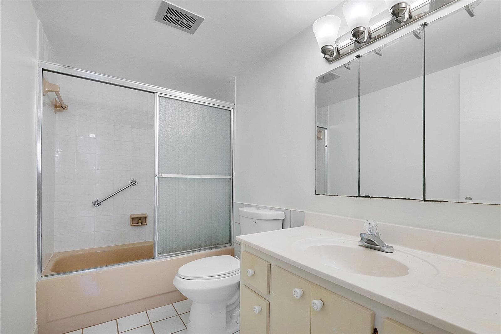 25-19001 NE 14th Ave #145_025