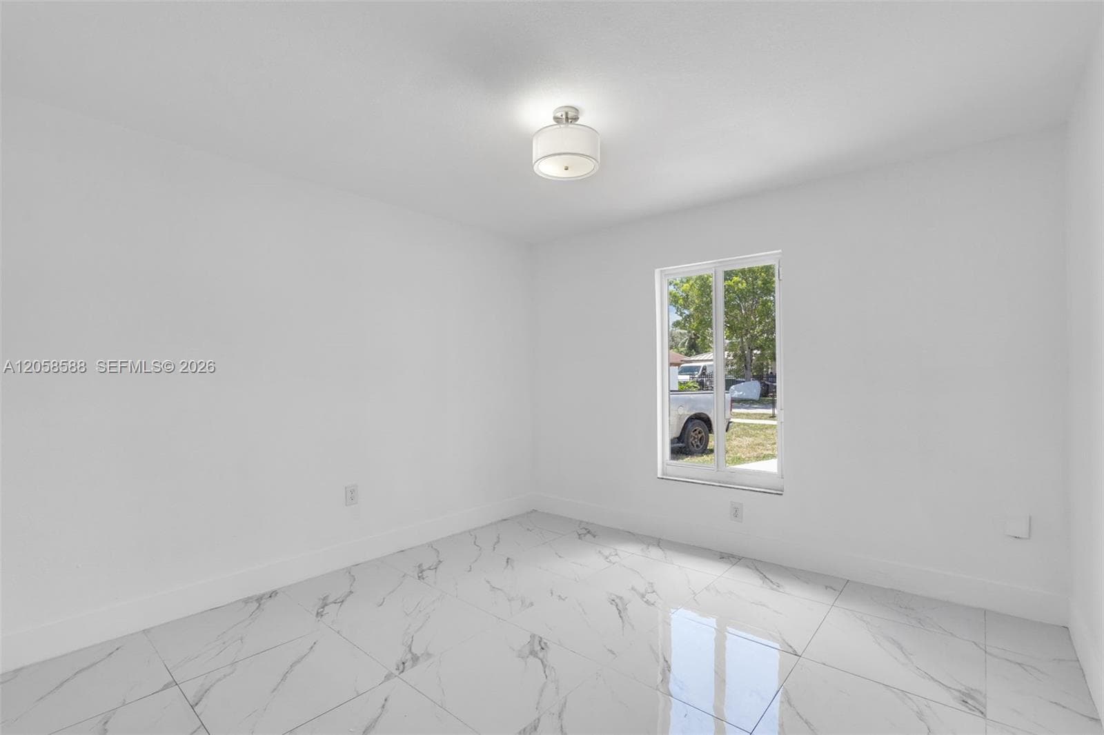 19131 NW 33rd Ct photo 16