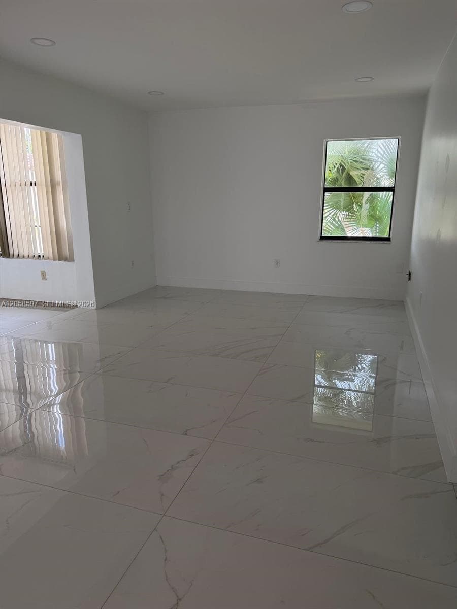 TERRANOVA CONDO · #23-36 in Miami - Photo 11