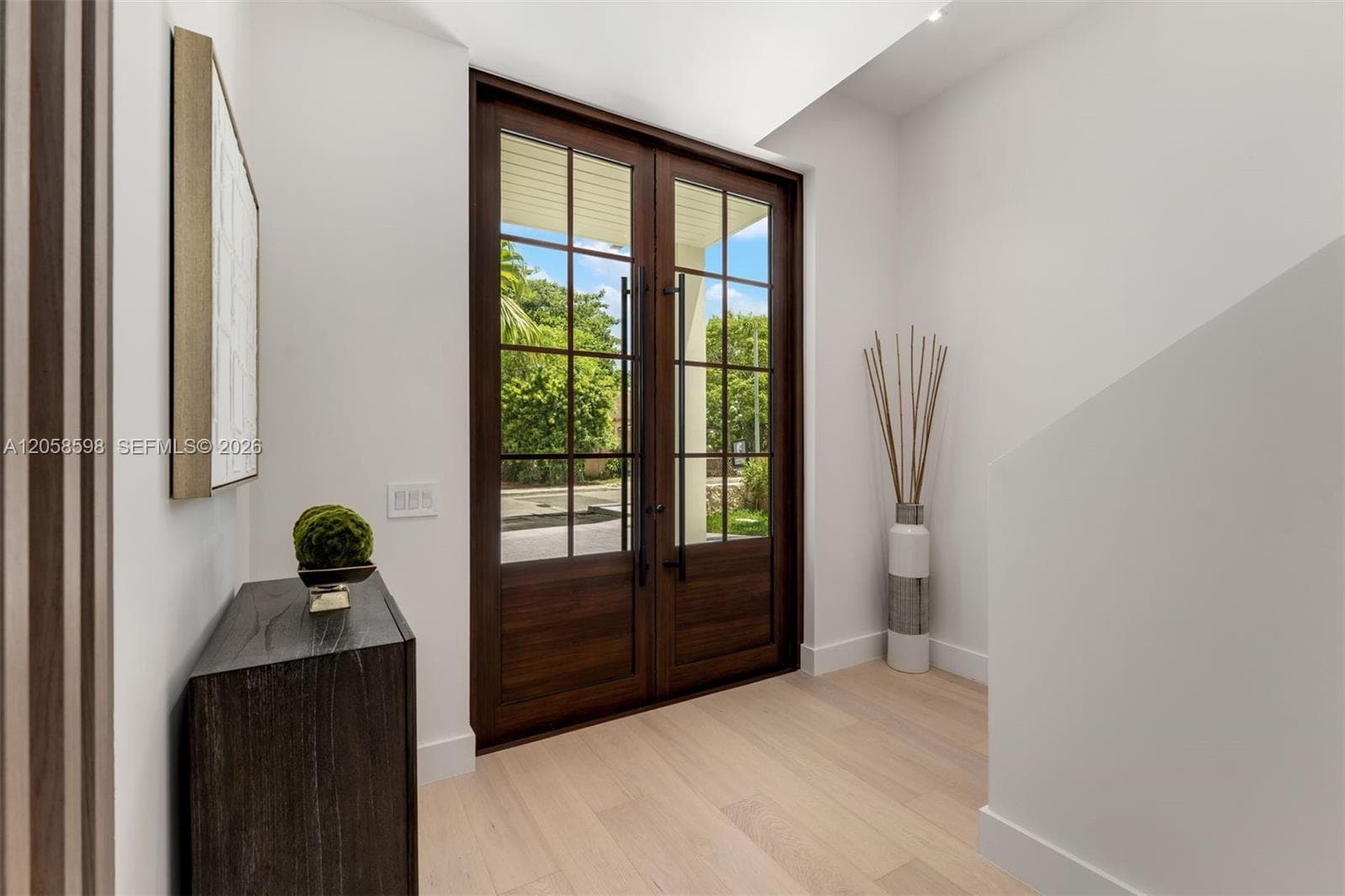 3352 Charles Ave photo 9
