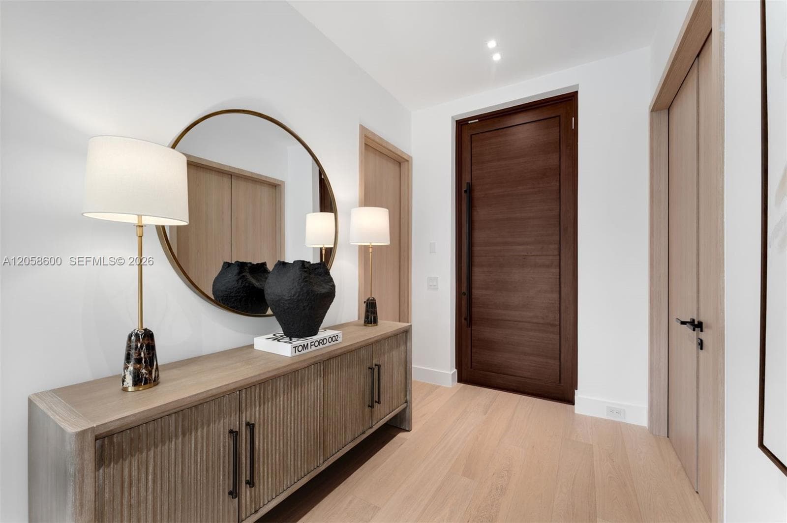 3372 Charles Ave photo 6