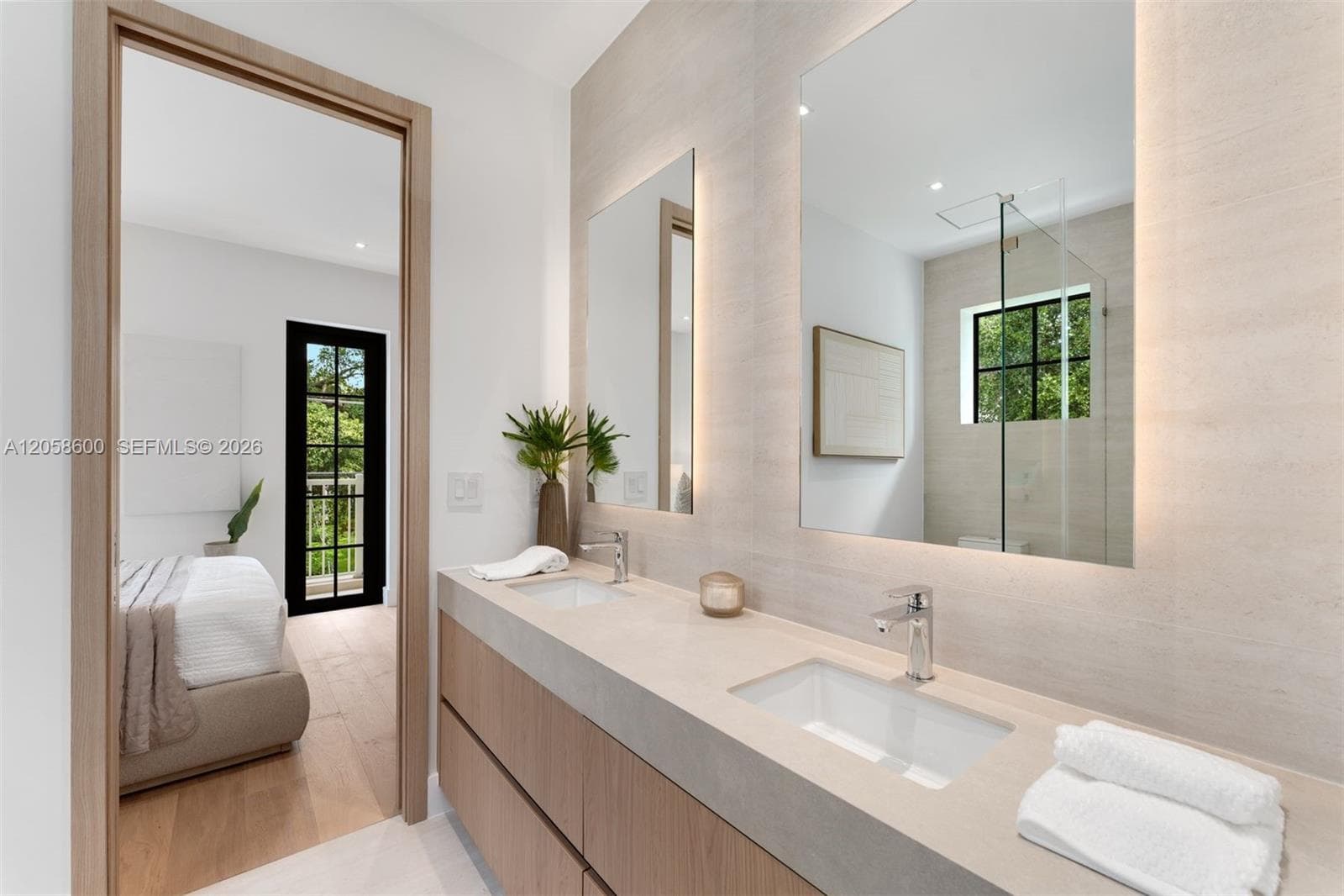 3372 Charles Ave photo 13